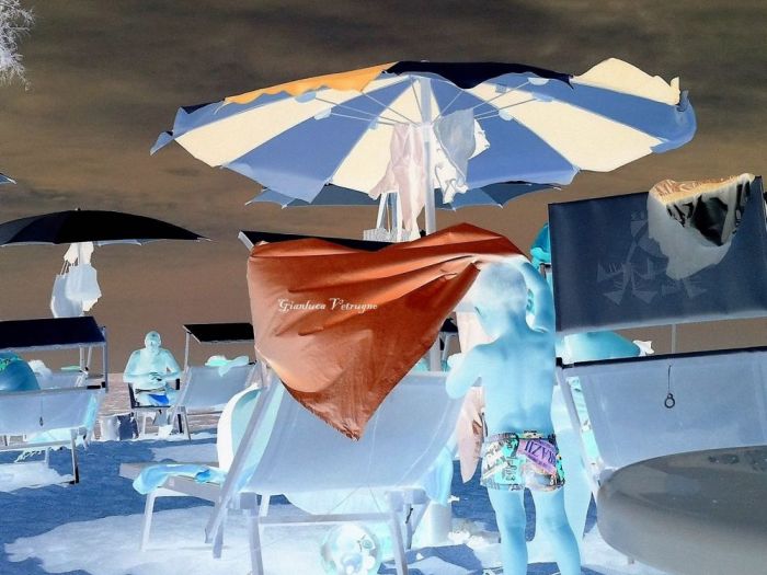 Archisio - Gianluca Vetrugno Meltem Kosan the Art Of The Negative - Artisti - Progetto Galleria 2 paesaggi