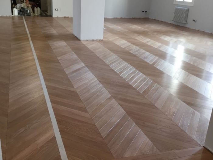 Archisio - Sofim Srl Soluzioni E Finiture Immobiliari - Progetto Sofim Srl fornisce e posa tutti i tipi di pavimenti in legno dal massello nelle varie essenze da levigare e trattare in opera ai vari tipi di prefinito