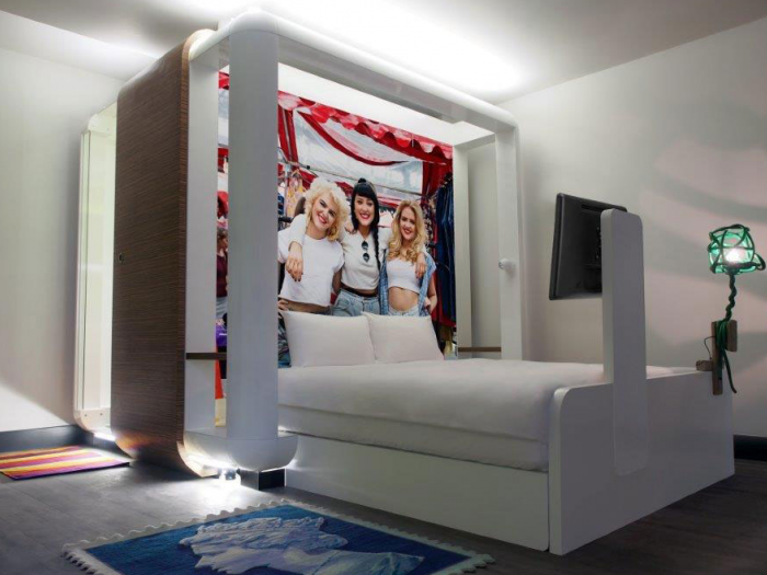 Archisio - Olympia Ceramica srl - Progetto London amsterdam qbic hotel