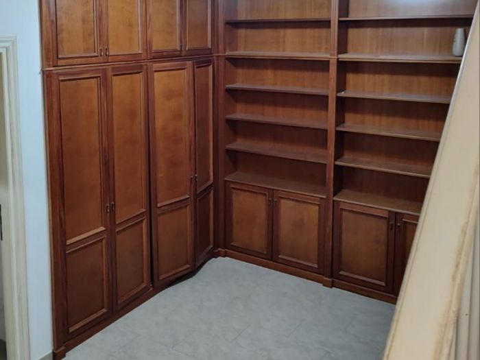 Archisio - Mani Srl Ristrutturazini - Progetto Restyling libreria su misura abitazione in roma zona axa