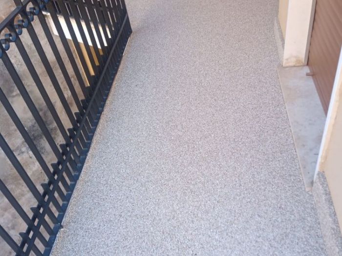 Archisio - Miky - Progetto Resine e carte da parati