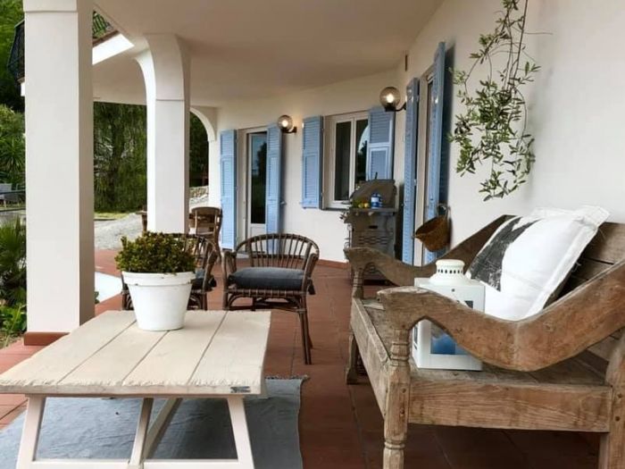 Archisio - Nadine Schmitz - Progetto Piccolo bed and breakfast