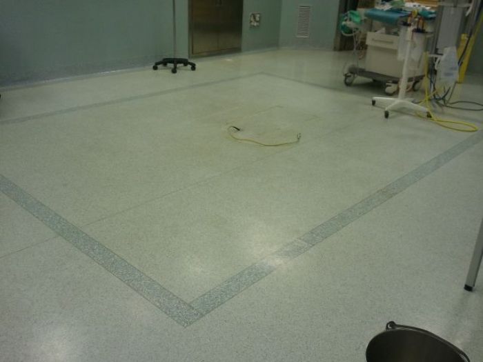 Archisio - Errico Gaglianese - Progetto Rifacimento pavimenti gruppo operatorio ed utic del campus di germaneto