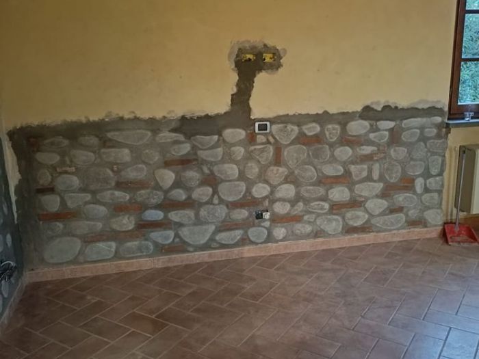 Archisio - Edilizia Flli Hasa Snc - Progetto Rivestimento di un muro e imbiancatura