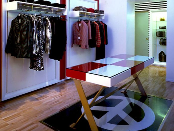 Archisio - Studio Costa Progettazioni - Progetto Moschino roma