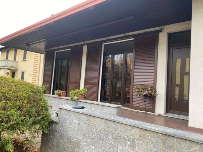 Archisio - Elia Serramenti E Porte - Progetto Serramenti in pvc e persiane in alluminio a castronno