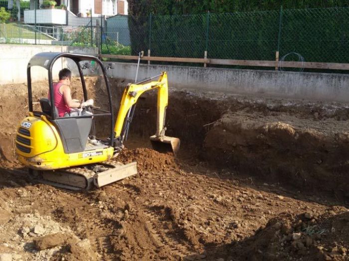 Archisio - Edilgorla - Progetto Formazione scavo di sbancamento generale e stesura di tnt e formazione massicciata