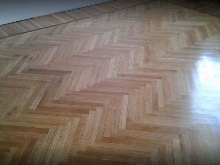 Archisio - Manoriti Parquet - Progetto Parquet laminato a lisca di pesce e parquet in olivo posato a lisca di pesce diagonale