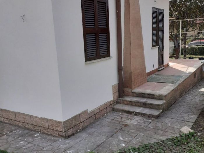 Archisio - Mani Srl Ristrutturazini - Progetto Restyling esterno di un villino unifamiliare sito in roma zona acilia