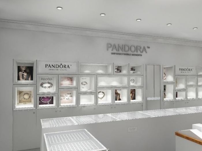 Archisio - Andrea Pontoglio - Progetto Altokarato cc la grande mela verona - luxury store