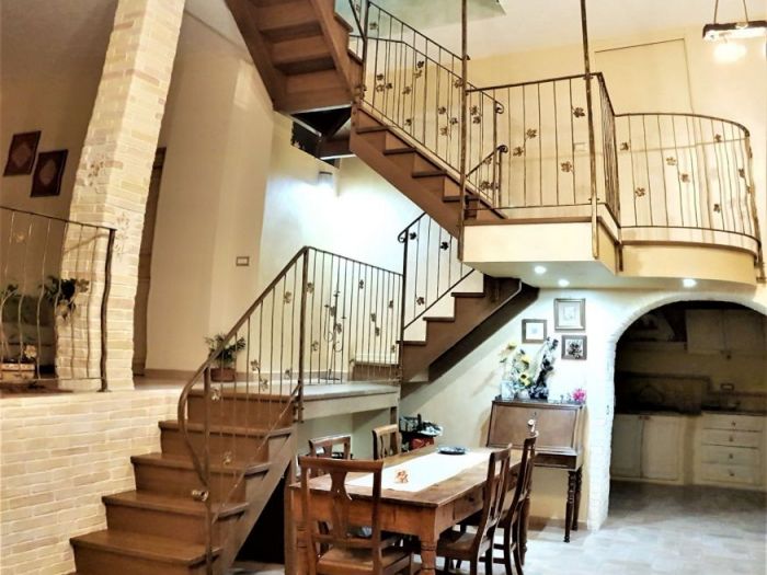 Archisio - Falegnameria Vallati Andrea - Progetto Scale in legno