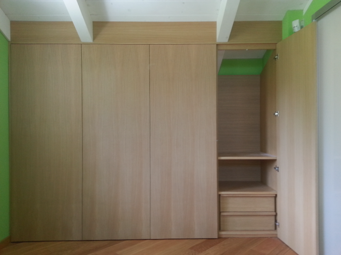 Archisio - Falegnameria Casa Project - Progetto armadio per mansarda con libreria in rovere
