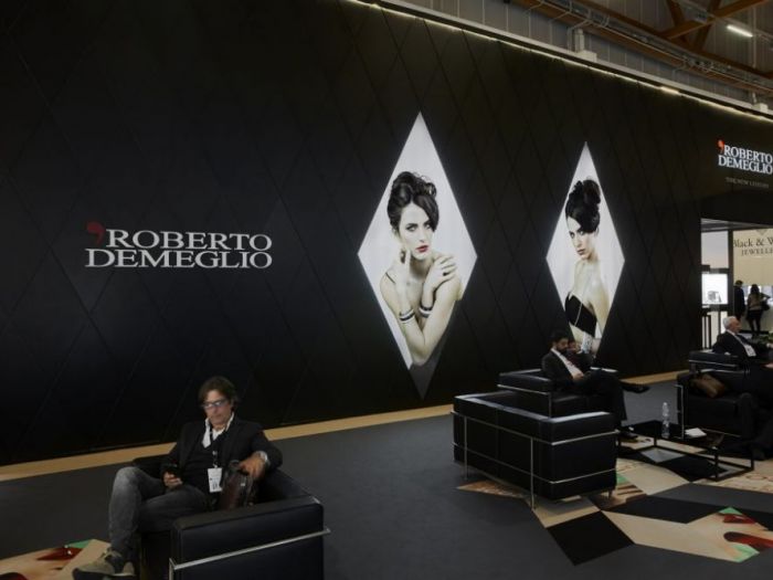 Archisio - Lascia La Scia Sas - Progetto Roberto demeglio stand vicenza oro