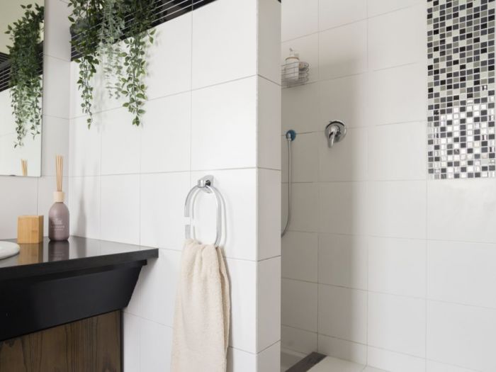 Archisio - Gilardi Interiors On Staging - Progetto Restyling bagno low cost