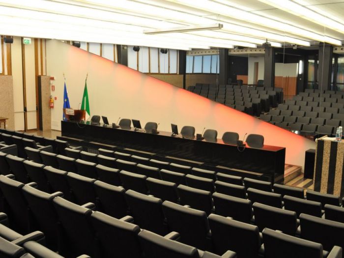 Archisio - Studio Lenzi Associati - Progetto Recupero e ristrutturazione della sala cavalcoli presso la sede della camera di commercio di ravenna