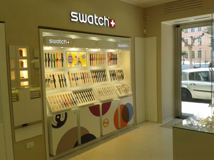 Archisio - Falegnameria Salvioli - Progetto Ristrutturazione interna di un negozio