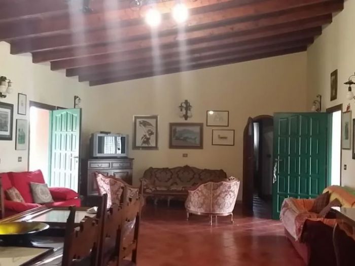 Archisio - Angela Paniccia - Progetto Villa francesca - relooking dependance destinata agli affitti brevi