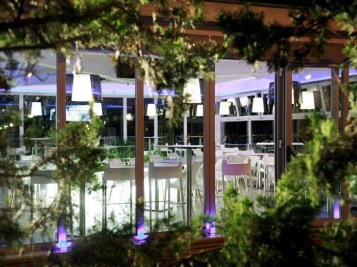 Archisio - Vitalegno - Progetto Struttura in legno e vetro realizzata chiavi in mano a rionero in vultureIntervento pubblicato suGuida finestraEdilportaleArchiportale