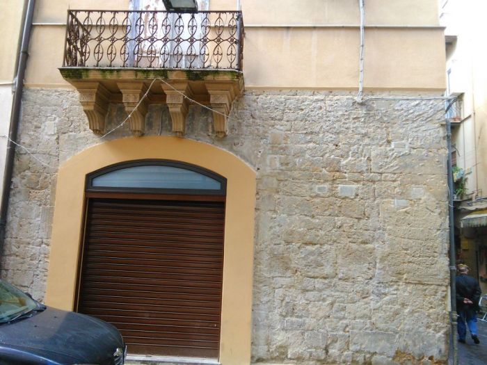 Archisio - Giovanni Di Carlo - Progetto Ristrutturazione di un locale nel cento storico di caltanissetta
