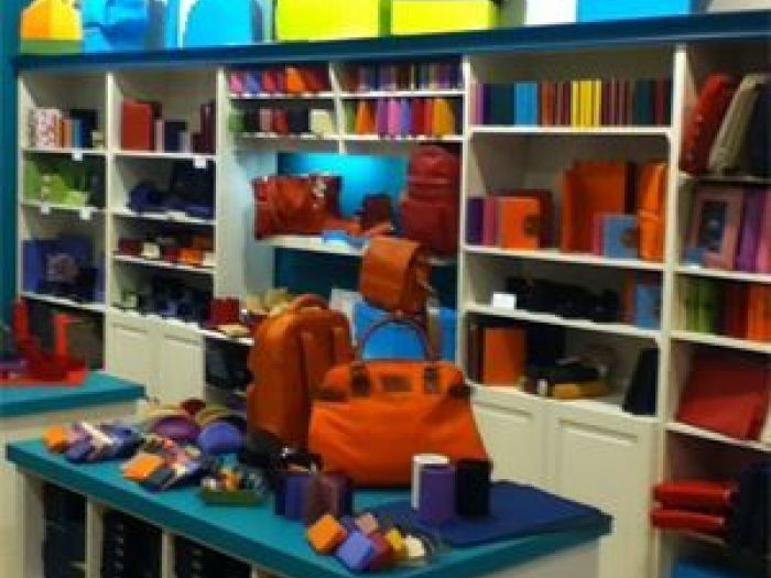 Archisio - Emanuele Epifanio - Progetto icartai negozio stazione termini roma