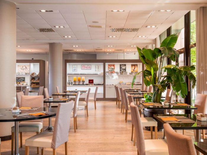 Archisio - Lorenzo Piano - Progetto Fotografia di interni aemilia savhotel bologna