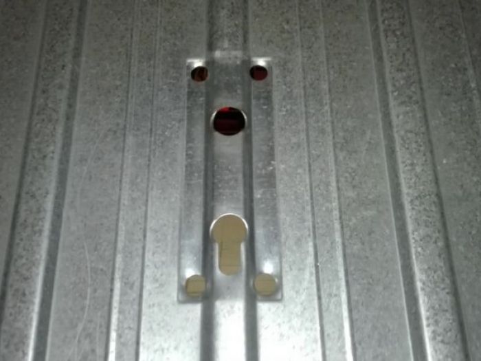 Archisio - Aries Di Michele Bortolotti - Progetto Serrature corazzate di sicurezza per porte basculanti di garage e box