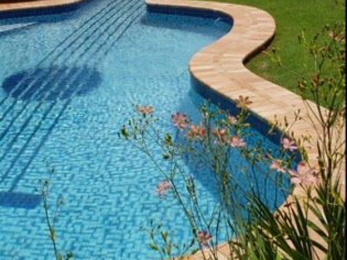 Archisio - Solaris Acqua Sport Srl - Progetto Realizzazione piscine private siamo in grado di lavorare su progetti suggeriti dal cliente anche quando si tratta di design particolari e innovativi