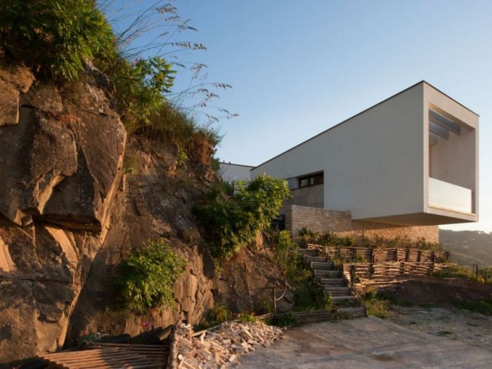 Archisio - Matteo Franco - Progetto Casa biancorosso