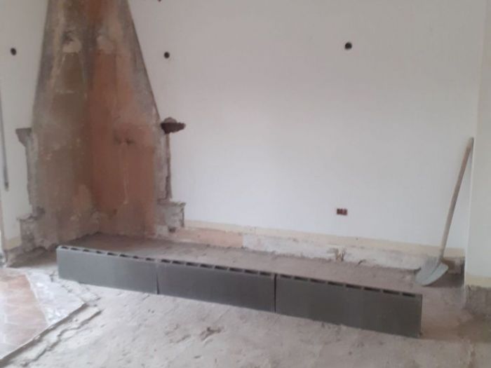 Archisio - Mani Srl Ristrutturazini - Progetto Realizzazione PrecedenteCamera da letto con armadio nascosto roma zona magliana