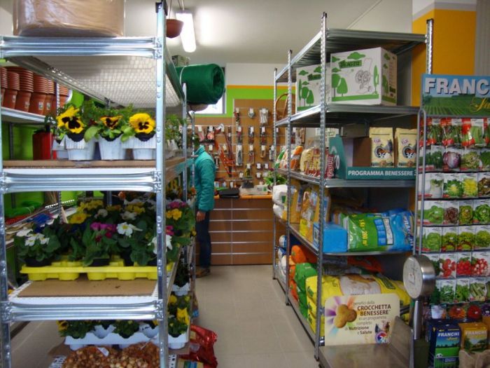 Archisio - Imetallici Di Taverna Andrea Taverna - Progetto Allestimento locale commerciale