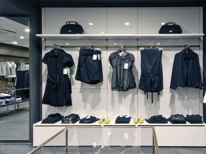 Archisio - Asso spa - Progetto Allestimento e arredamento di negozi