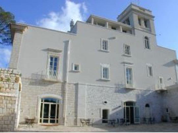 Archisio - Francesco Ruffini - Progetto Progetto direzione lavori e arredamento di un hotel prestigioso a ridosso della nota costa rocciosa di polignano a mare realizzato dagli architetti francesco ruffini e margherita quinto