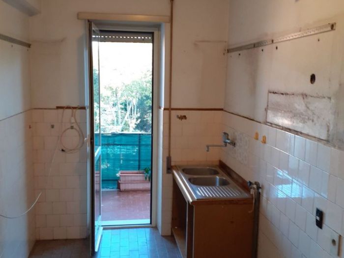 Archisio - Mani Srl Ristrutturazini - Progetto Ristrutturazione in 7giorni di una cucina presso un appartamento sito in roma zona acilia