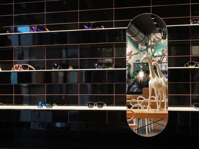 Archisio - Msplus Architettura Marco Stacchini Architetto - Progetto Ottica in blackNuovo negozio di ottica mascagni