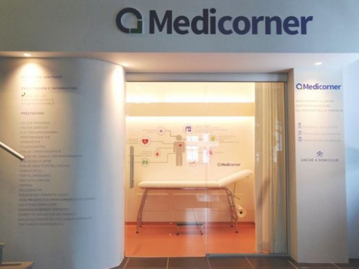 Archisio - Ata Italy - Progetto Franchising corner per farmacie - concept e stanza campione