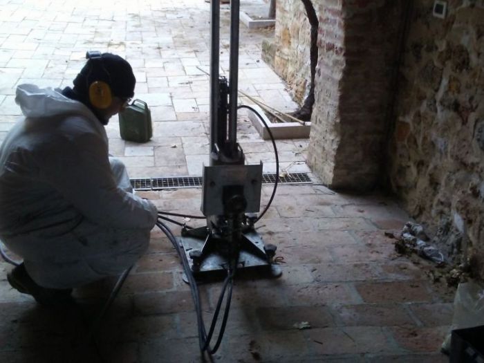 Archisio - Systab srl - Progetto Consolidamento fondazioni di un casale in toscana