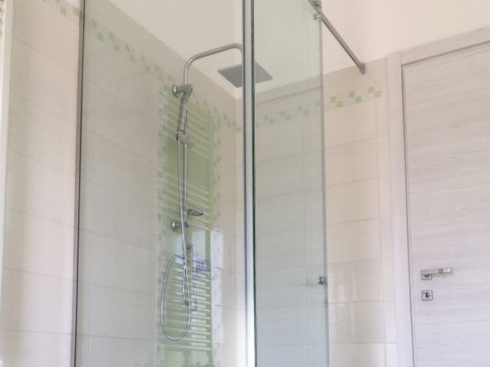 Archisio - Vetreria Kroton - Progetto Box doccia in vetro