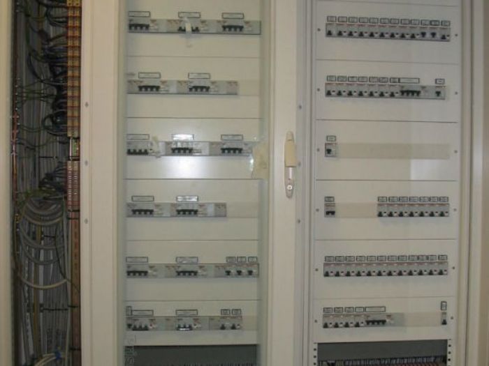 Archisio - Modernaluce Impianti Elettrici - Progetto 2004-2006 monza magazzino