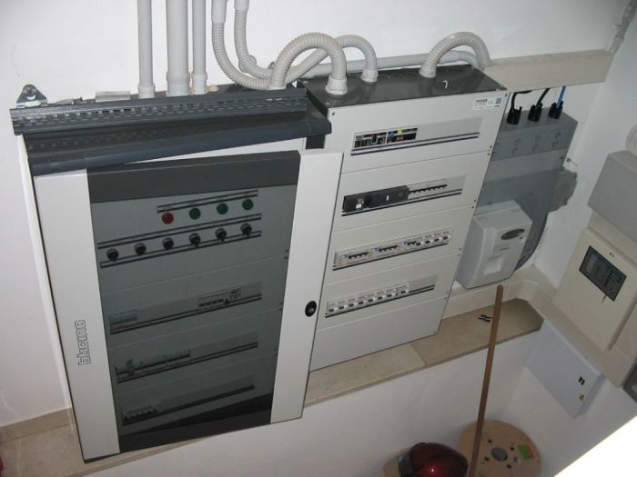 Archisio - Modernaluce Impianti Elettrici - Progetto 2005 lissone ufficio terziario