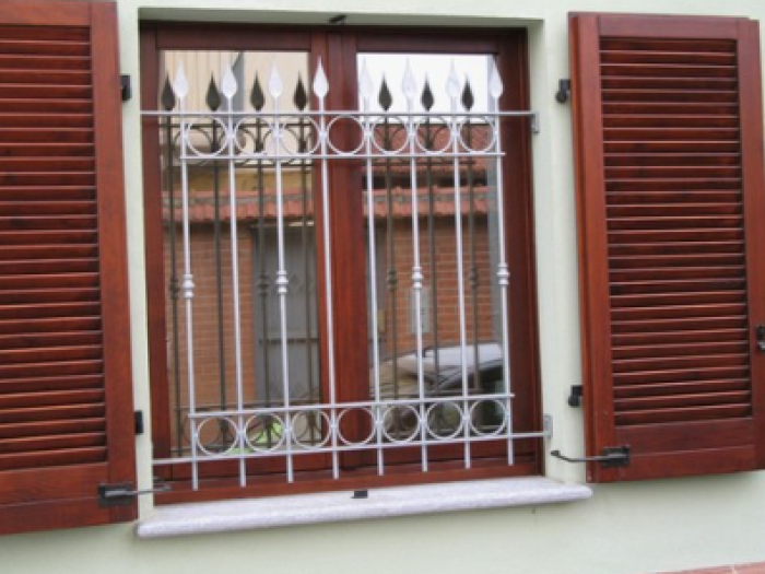 Archisio - Nervo Valerio - Progetto Cancelli industriali e civili inferriate e cancelletti persiane blindate recinzioni ringhiere esterne e interne gazebi grandi