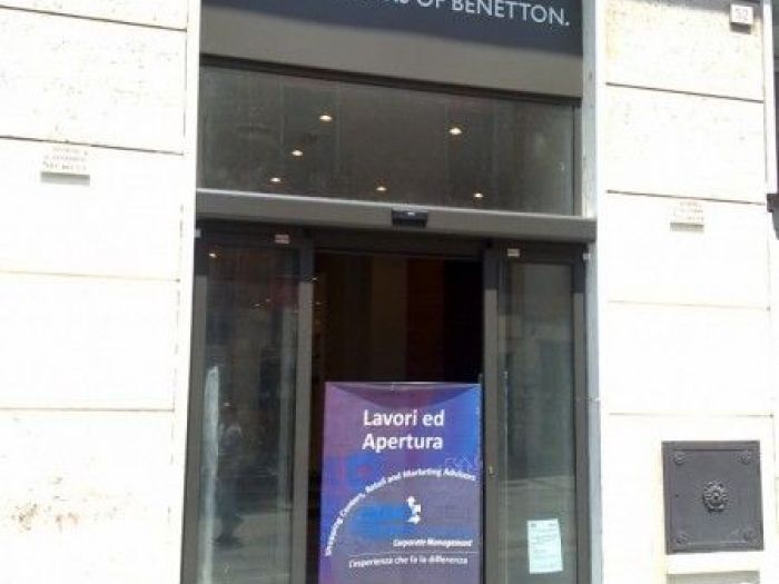 Archisio - Errico Gaglianese - Progetto Realizzazione punti vendita benetton e sisley di catanzaro