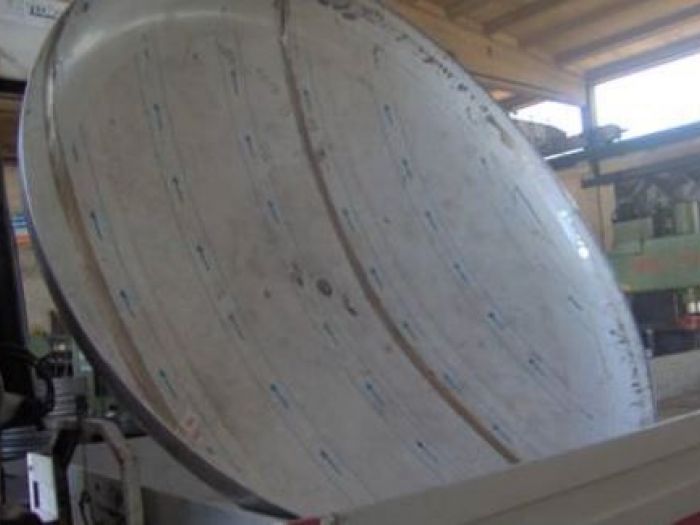 Archisio - Costruzione Fondi Speciali srl - Progetto Fondi in acciaio con finitura 2b con protezione mantenuta integra per tutta la durata delle lavoraioni