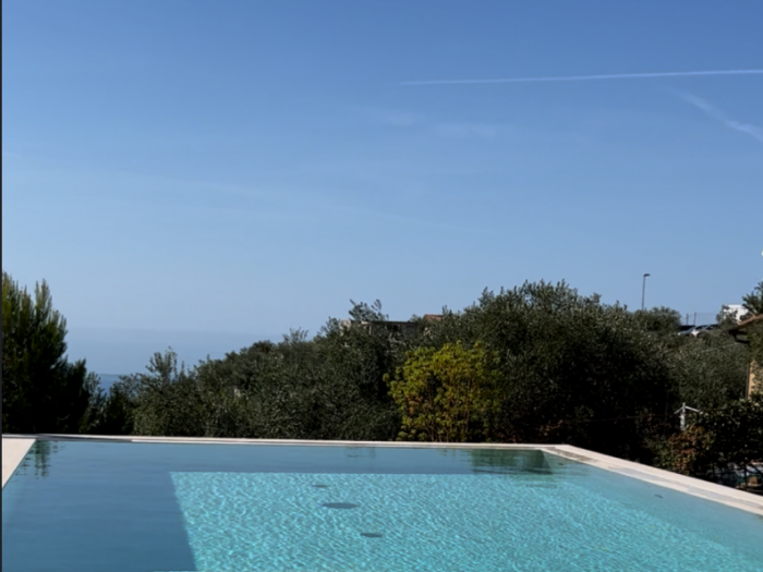 Archisio - Nadine Schmitz - Progetto Leleganza dello sfioro nascosto