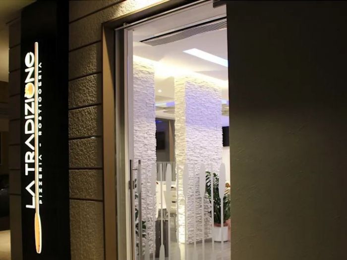 Archisio - Giuseppe Strippoli - Progetto Pizzeria rosticceria la tradizione