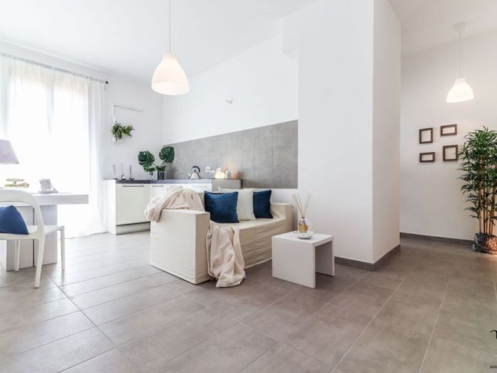 Archisio - Marina Ghedini - Progetto Home staging full con mobili di cartone
