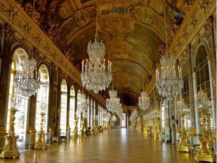 Archisio - Tassonedil - Progetto Specchi per arredare e trasformare la percezione degli spazi interni