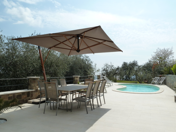 Archisio - Tende Nico Design - Progetto Progetti ombrelloni a braccio laterale