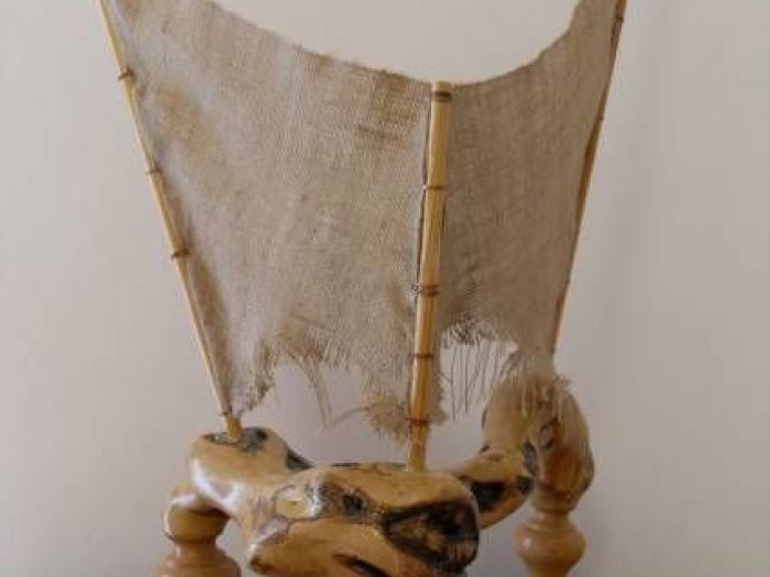 Archisio - Vito Gurrado - Progetto veliero - lampada in legno di ulivo - 2006 - collezione privata modugno