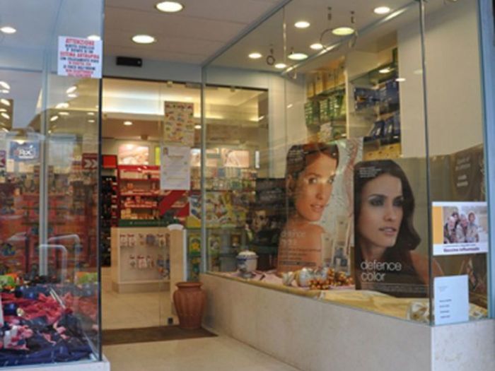 Archisio - X Studio - Progetto Farmacia fresa - caserta 2005