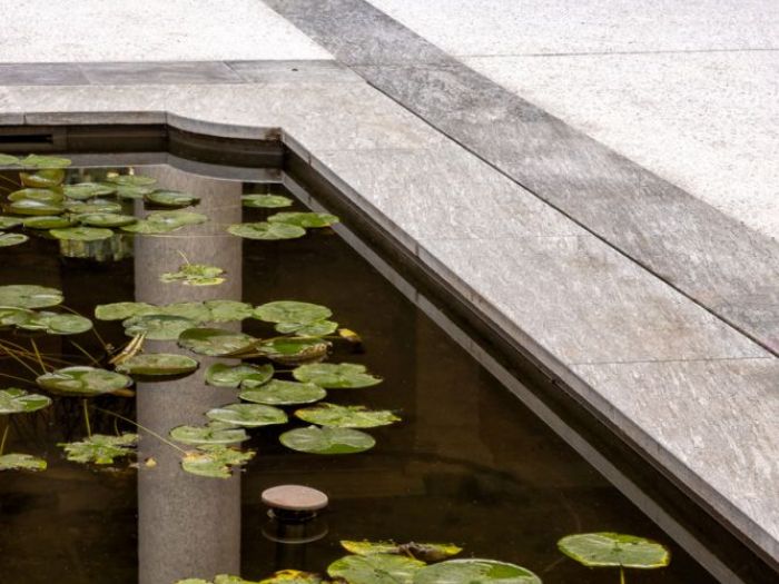 Archisio - Forme Dacqua - Progetto Due water garden per piante acquaticheLatmosfera sospesa tra passato e presente riflessa su due laghetti biologici